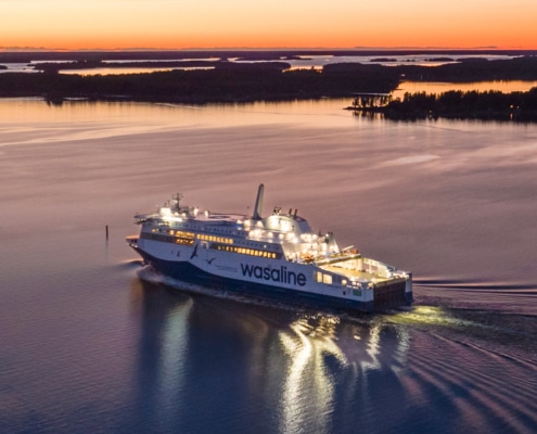 Aurora Botnia on an autumn evening. Photo: Kimmo Makkonen