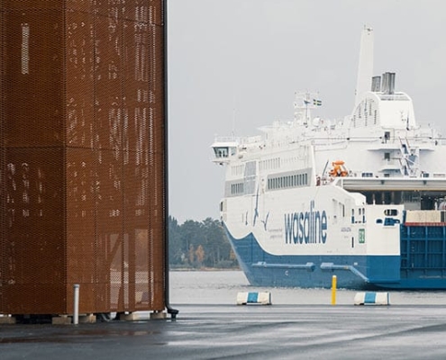 Aurora Botnia departing Vaasa