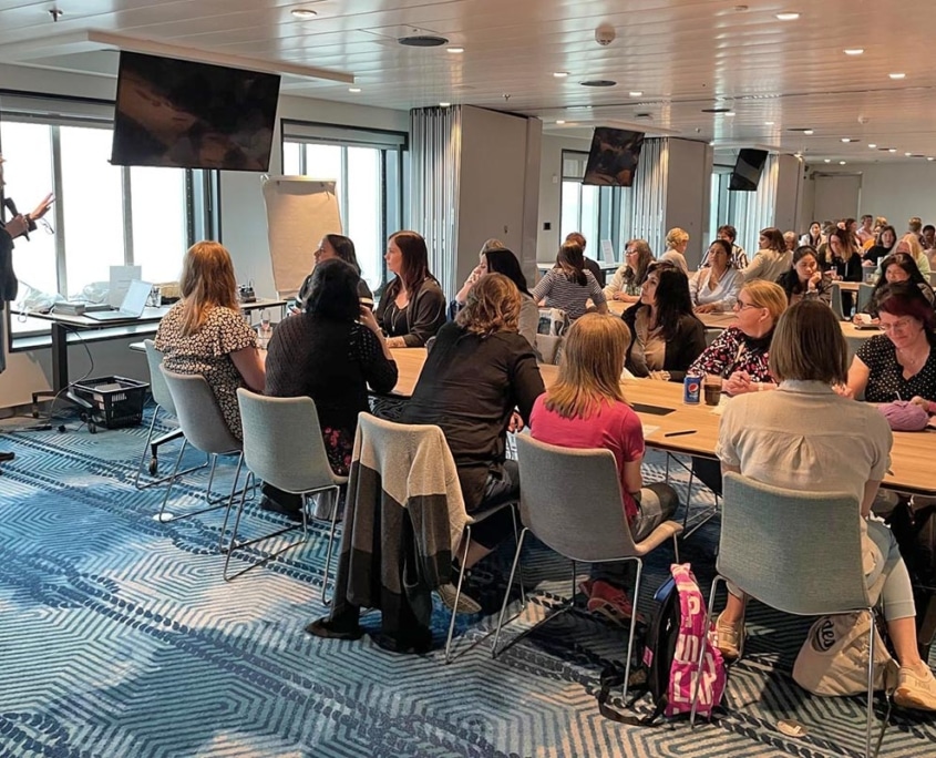 Stöd Botnia Tuki staff enjoying activities aboard Aurora Botnia