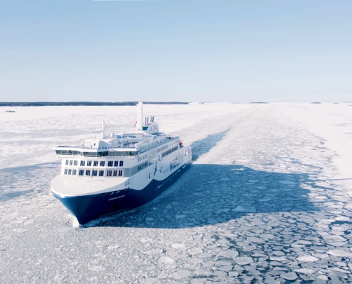 Wasaline's Aurora Botnia in winter traffic