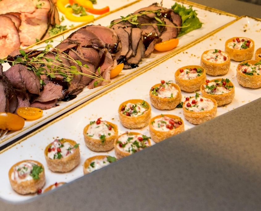 Small portions reduce food waste