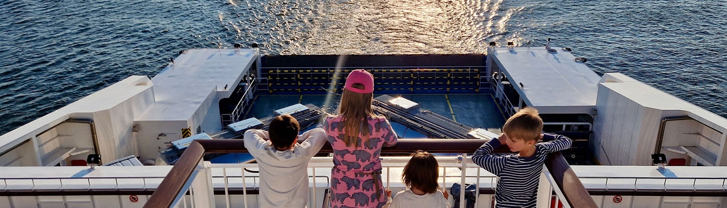 Children on deck aboard Aurora Botnia