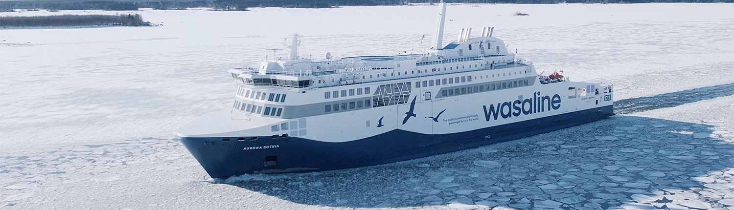 Aurora Botnia cruising in icy conditions. Photo Christoffer Björklund